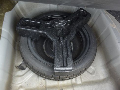 Used 2015 Nissan Sentra SV w/ Style Package image 32