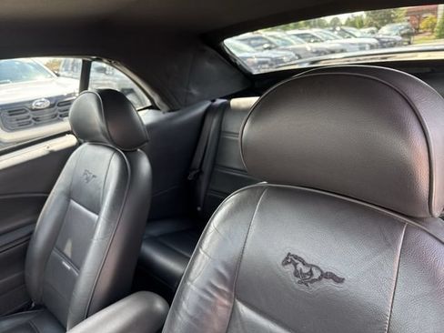 Used 2004 Ford Mustang Convertible RWD image 11