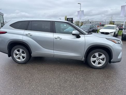 Used 2020 Toyota Highlander L AWD/4WD image 4