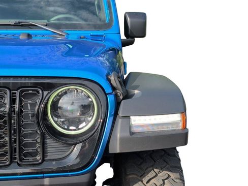 Used 2025 Jeep Wrangler Unlimited Sport AWD/4WD image 13