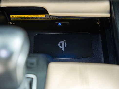 Used 2020 Toyota Avalon XLE w/ Moonroof Package image 25