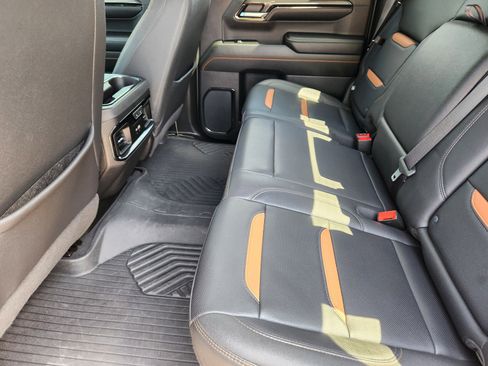 Used 2024 GMC Sierra 1500 AT4 w/ Technology Package AWD/4WD image 12