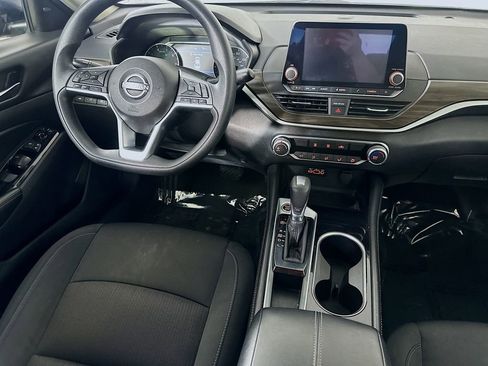 Used 2023 Nissan Altima 2.5 SV FWD image 17