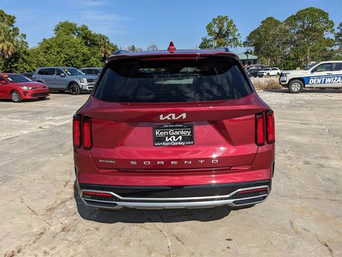 Used 2022 Kia Sorento SX image 8