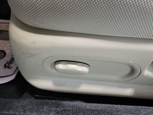 Used 2008 Pontiac Grand Prix image 33