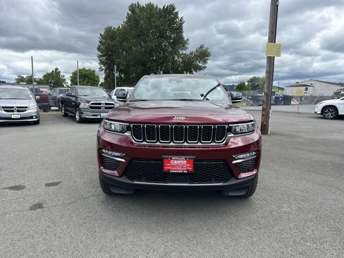 New 2025 Jeep Grand Cherokee Limited w/ Luxury Tech Group II AWD/4WD image 8