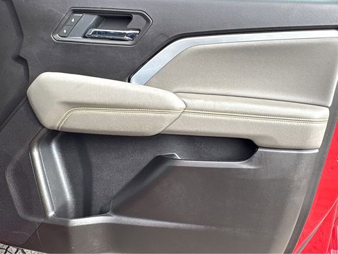 Certified 2025 Chevrolet Colorado ZR2 w/ Midnight Edition image 13