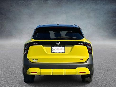 New 2026 Nissan Kicks SR image 3