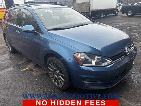 Used 2017 Volkswagen Golf S image 1