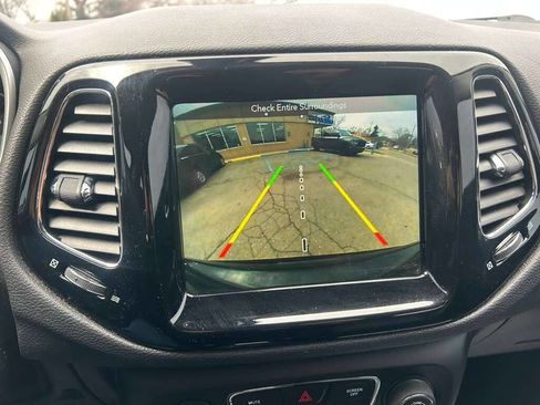 Used 2018 Jeep Compass Limited w/ Navigation Group image 15