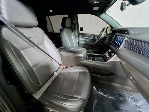 Used 2021 GMC Yukon Denali w/ Denali Premium Package AWD/4WD image 27