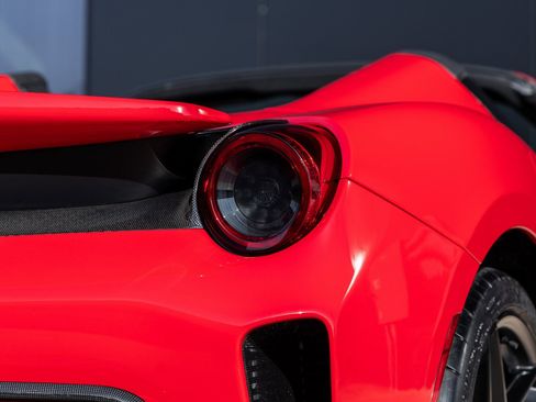 Used 2019 Ferrari 488 Pista Spider image 19