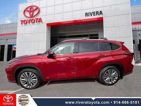 Used 2021 Toyota Highlander Platinum AWD/4WD image 7