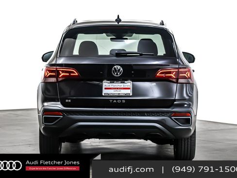 Used 2024 Volkswagen Taos SE image 4