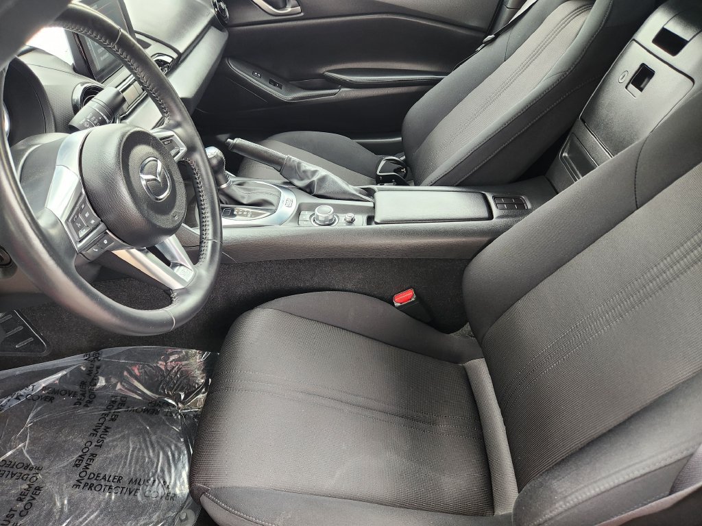 Used 2021 MAZDA MX-5 Miata Sport RWD image 4