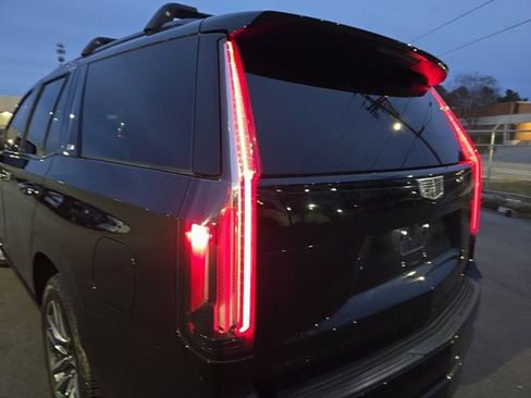 Certified 2021 Cadillac Escalade Sport Platinum image 34