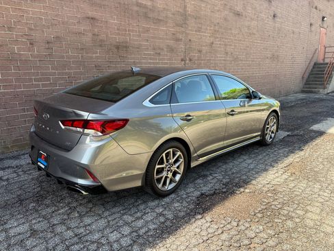Used 2018 Hyundai Sonata Limited w/ Cargo Package FWD image 5