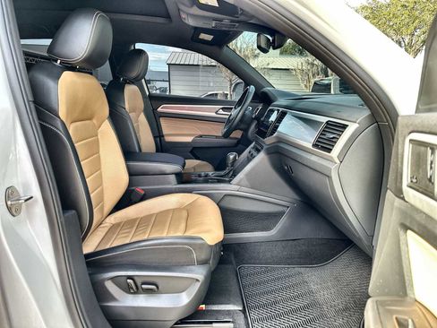 Used 2022 Volkswagen Atlas Cross Sport SEL Premium R-Line image 20