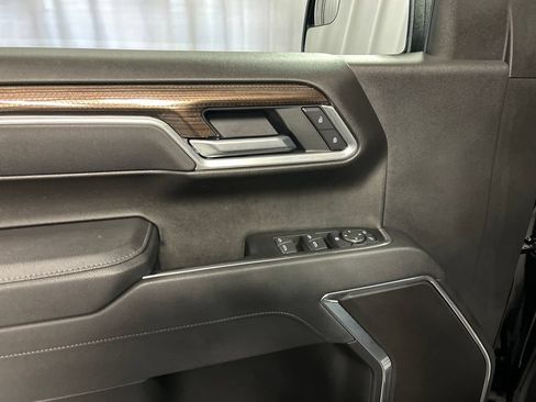 Used 2025 Chevrolet Silverado 1500 LT AWD/4WD image 14