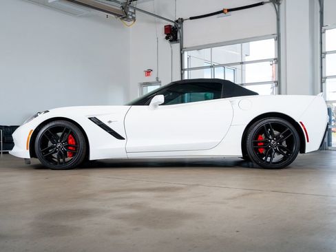 Used 2014 Chevrolet Corvette Stingray Convertible w/ 2LT Preferred Equipment Group RWD image 21