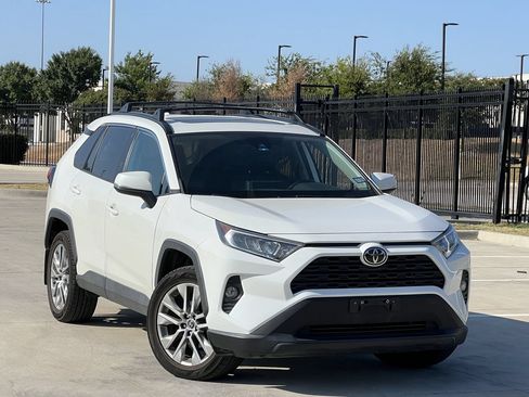 Used 2021 Toyota RAV4 XLE Premium FWD image 1