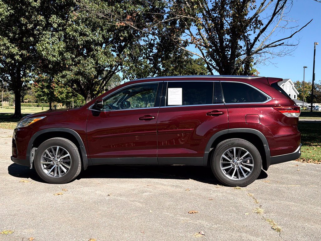 Used 2019 Toyota Highlander XLE AWD/4WD image 8