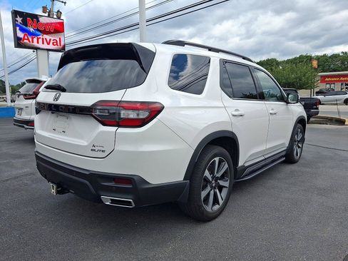 Used 2023 Honda Pilot Elite image 5