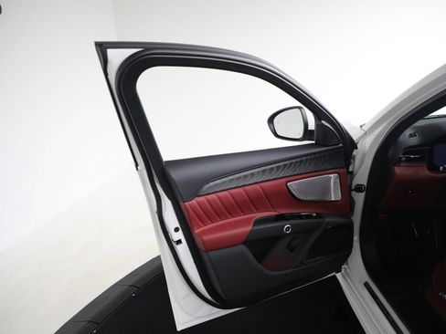 New 2025 Maserati Grecale GT image 23