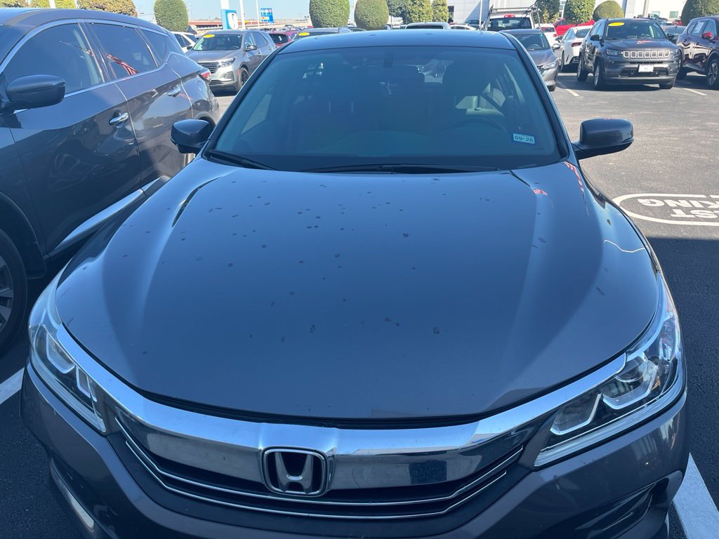 Used 2017 Honda Accord EX-L image 2