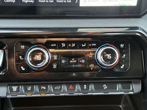 Used 2025 GMC Sierra 2500 AT4 image 19