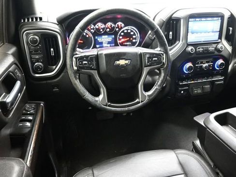 Used 2022 Chevrolet Silverado 1500 LT AWD/4WD image 19