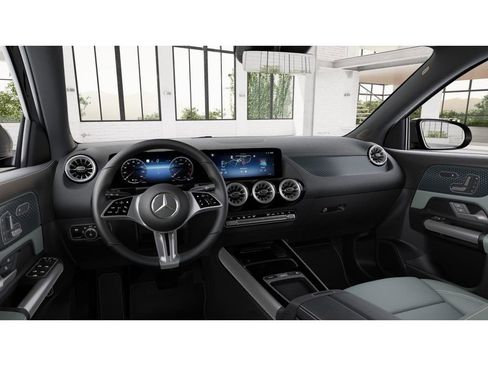 New 2026 Mercedes-Benz GLA 250 4MATIC image 3