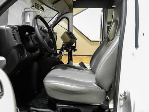 Used 2007 Chevrolet Express 3500 w/ School Bus Package RWD image 4