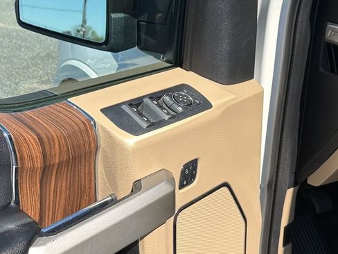 Used 2016 Ford F150 Lariat image 12