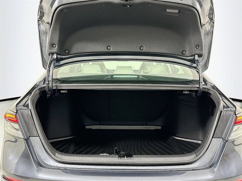 New 2025 Honda Accord SE image 13