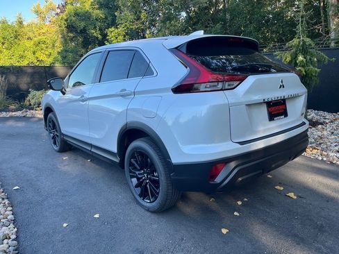 New 2024 Mitsubishi Eclipse Cross LE image 5