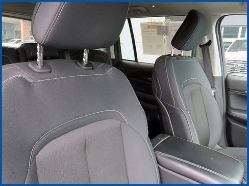 Certified 2023 Jeep Grand Cherokee Laredo w/ Luxury Tech Group I image 9