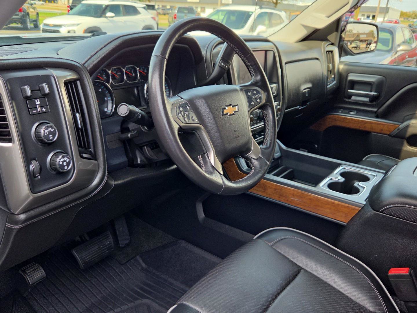 Used 2018 Chevrolet Silverado 1500 High Country AWD/4WD image 16