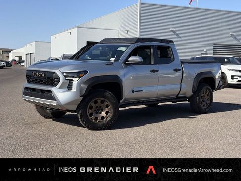 Used 2025 Toyota Tacoma 4x4 Double Cab Hybrid image 1
