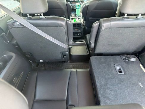 Used 2022 Honda Pilot Touring image 8