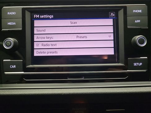 Used 2019 Volkswagen Jetta SE FWD image 25