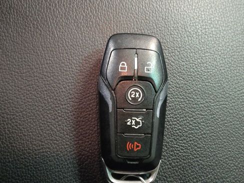 Used 2017 Ford Explorer XLT w/ Equipment Group 202A image 32