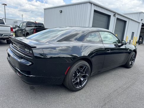 Used 2026 Dodge Charger Scat Pack w/ Blacktop Package AWD/4WD image 5