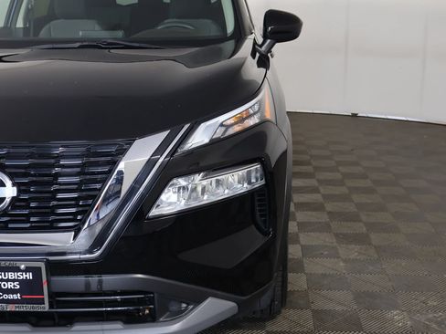 Used 2023 Nissan Rogue SV AWD/4WD image 12