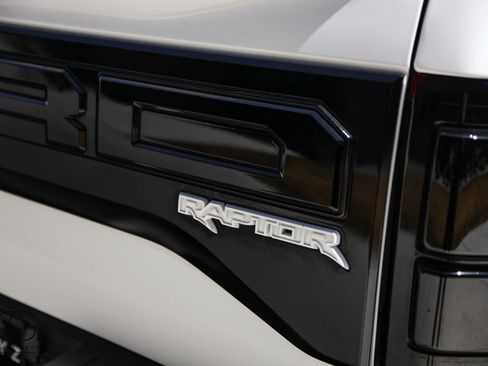 Used 2019 Ford F150 Raptor w/ Equipment Group 802A Luxury AWD/4WD image 14
