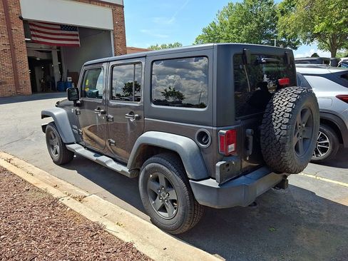 Used 2017 Jeep Wrangler Unlimited Sport w/ Quick Order Package 24S AWD/4WD image 6
