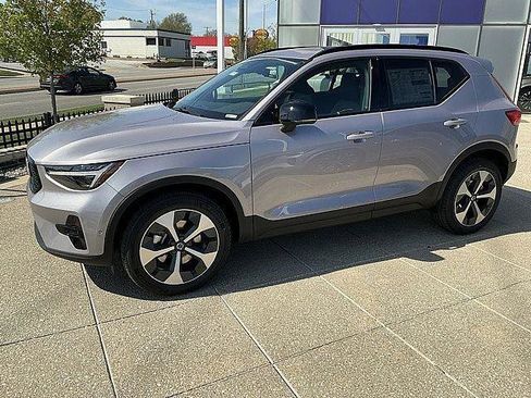 New 2026 Volvo XC40 B5 Plus w/ Climate Package AWD/4WD image 11