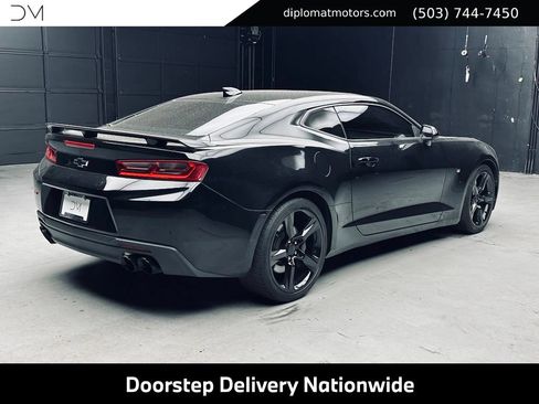 Used 2018 Chevrolet Camaro SS RWD image 7