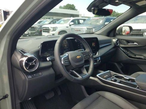 Used 2026 Chevrolet Equinox LT w/ Convenience Package II FWD image 14