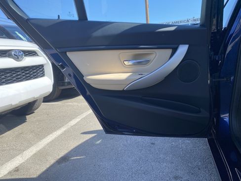 Used 2018 BMW 320i xDrive Sedan image 17